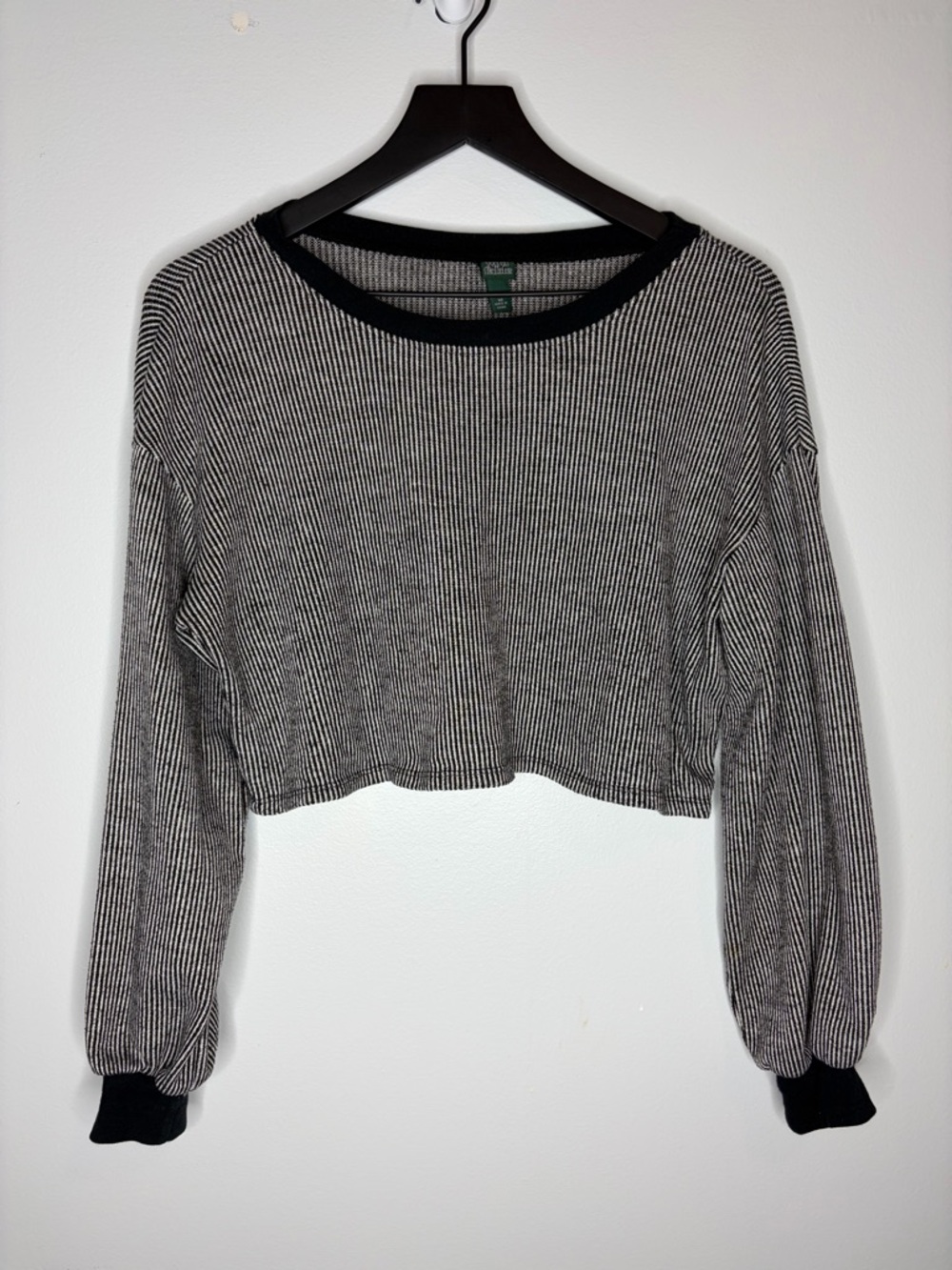 Wild fable balloon sleeve crop sweater